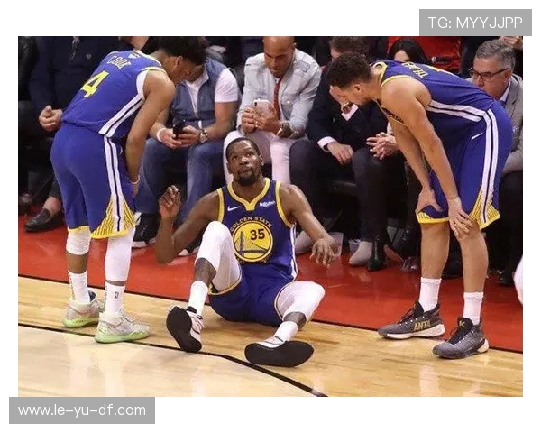 金玟哉确诊跟腱囊肿 伤情引关注