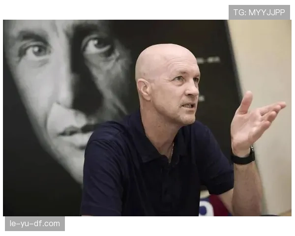 克鲁伊夫理念下技术全面性对现代足球战术演进的深度影响