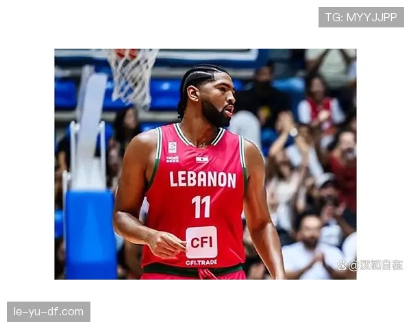 戴维斯关键爆发助球队逆转取胜，状态强势回暖