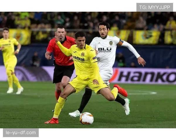 西甲联赛焦点：明星球员表现稳健，球队争夺冠军越来越激烈