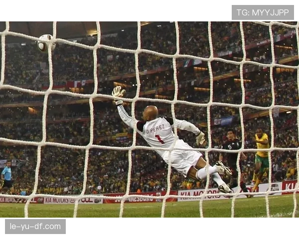 守门员保护规则拆解:哪些犯规算侵犯门将权益?