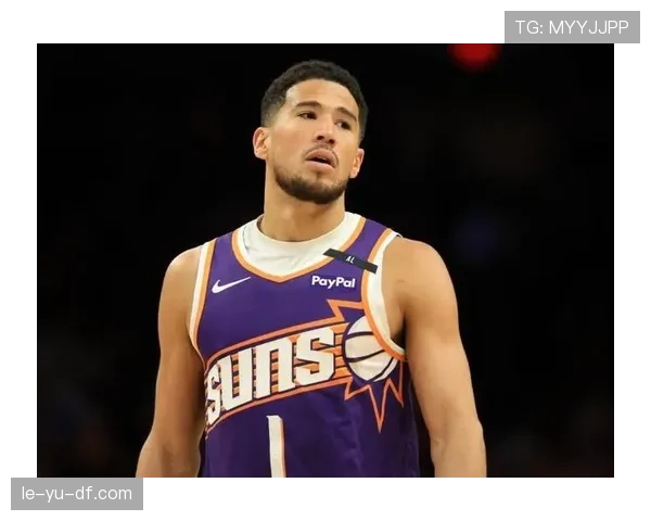 德文·布克刷卡那一瞬间，我觉得自己工资被当场羞辱了