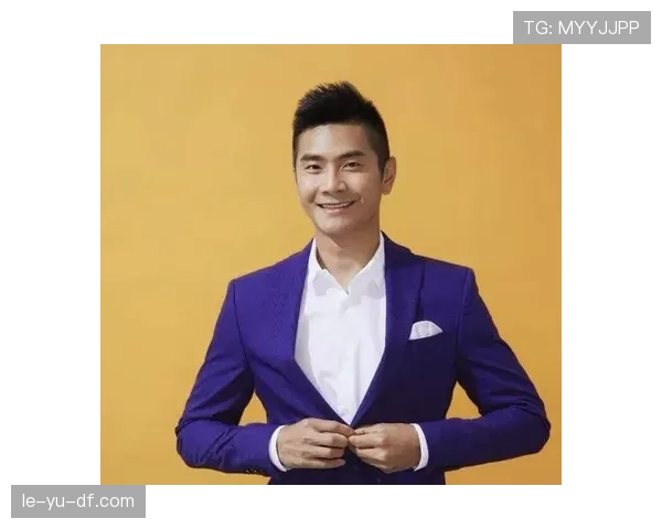 如果把邢傲伟的衣柜端上综艺台，大家会先猜他演技还是银行卡余额